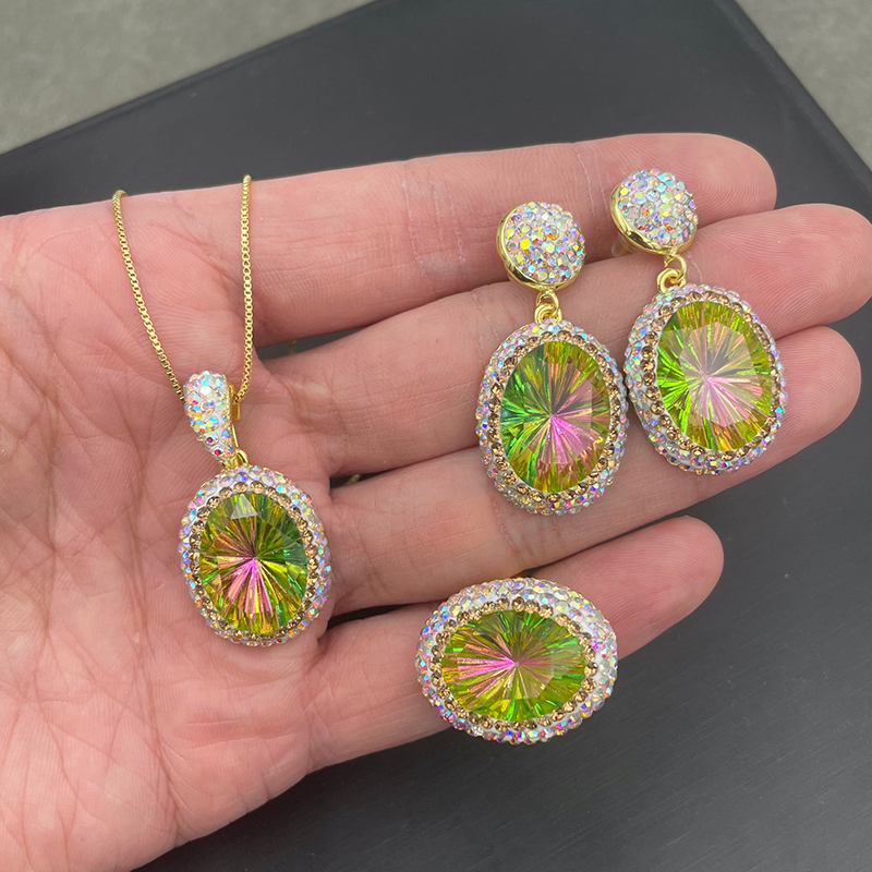 Conjunto De Collar Pendientes Y Anillo Ovalados De Diamantes Geométricos