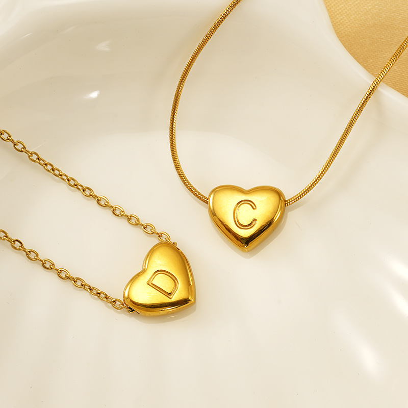 Collar De Corazón De 26 Letras De Acero Titanio