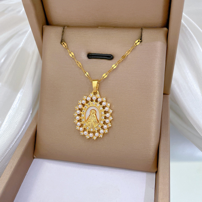 Fashion Gold Titanium Steel Portrait Necklace