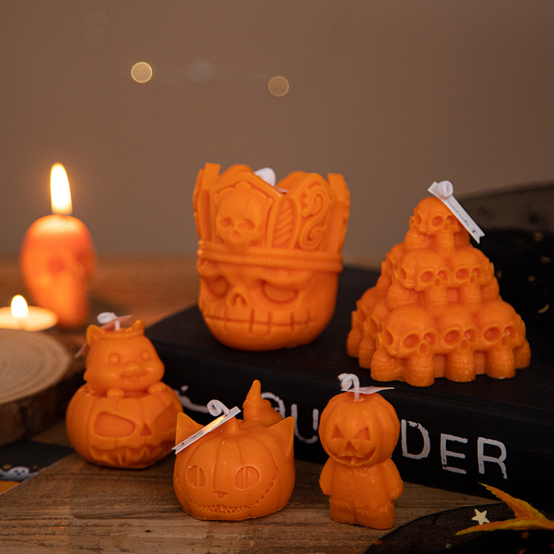 Fashion Skull Pyramid (black) Halloween Skull Pumpkin Scented Candle