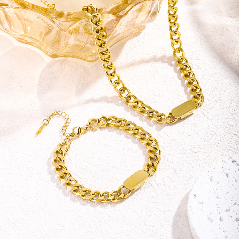 Fashion Shiny Necklace Gold Titanium Steel Oval Necklace