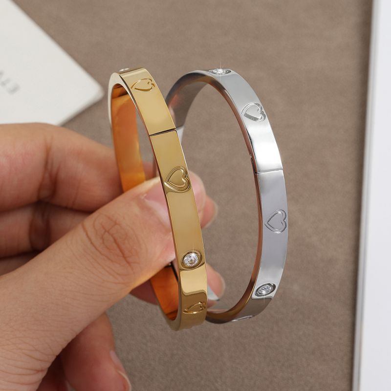 Fashion Silver Stainless Steel Round Bracelet With Diamonds