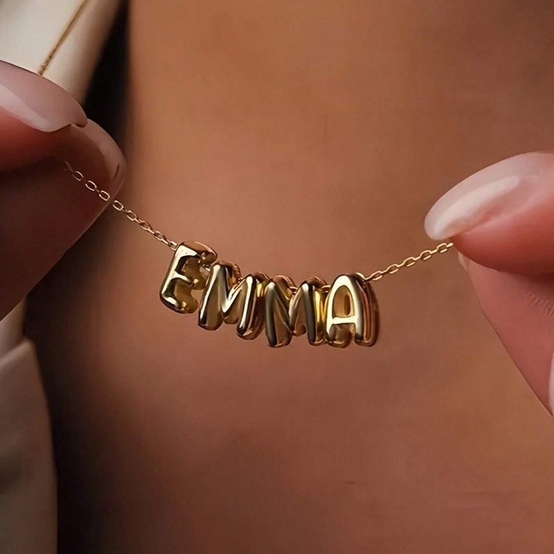 Accesorios colgantes de 26 letras de acero de titanio