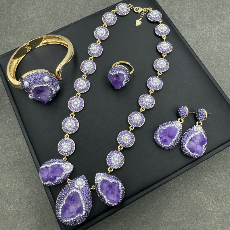 Conjunto De Pulsera Anillo Pendientes Y Collar De Cristal Irregular.