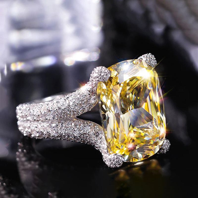 Fashion Yellow Copper Square Ring With Diamond