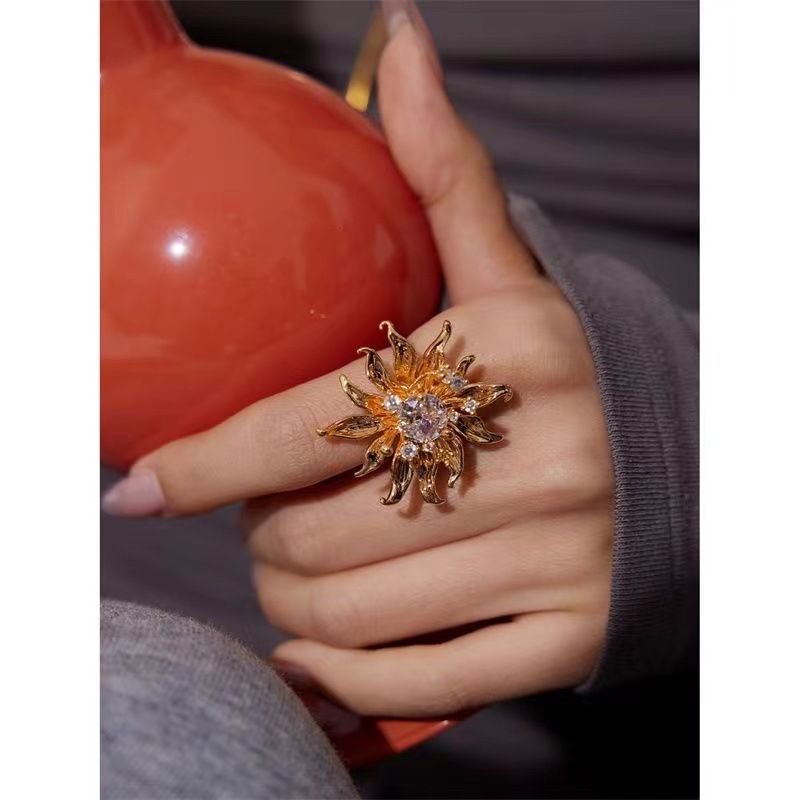 Fashion Sunflower Ring (gold) Alloy Diamond Sun Ring