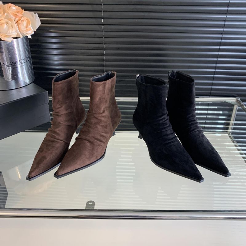 Botas Con Tacón De Aguja Y Punta