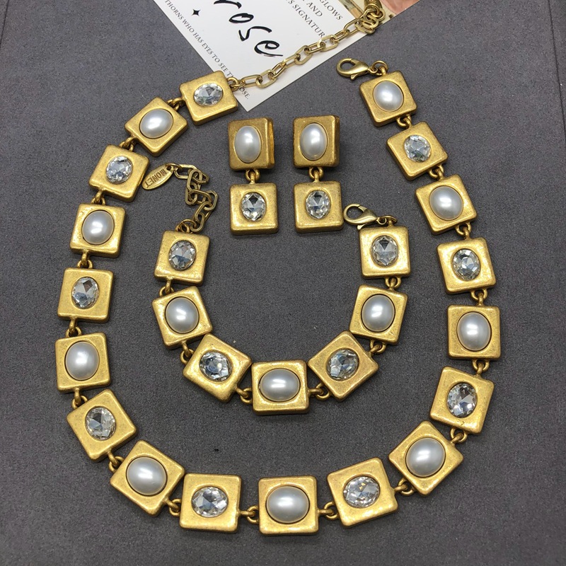 Pendientes Cuadrados Ovalados De Perlas Y Diamantes De Aleación