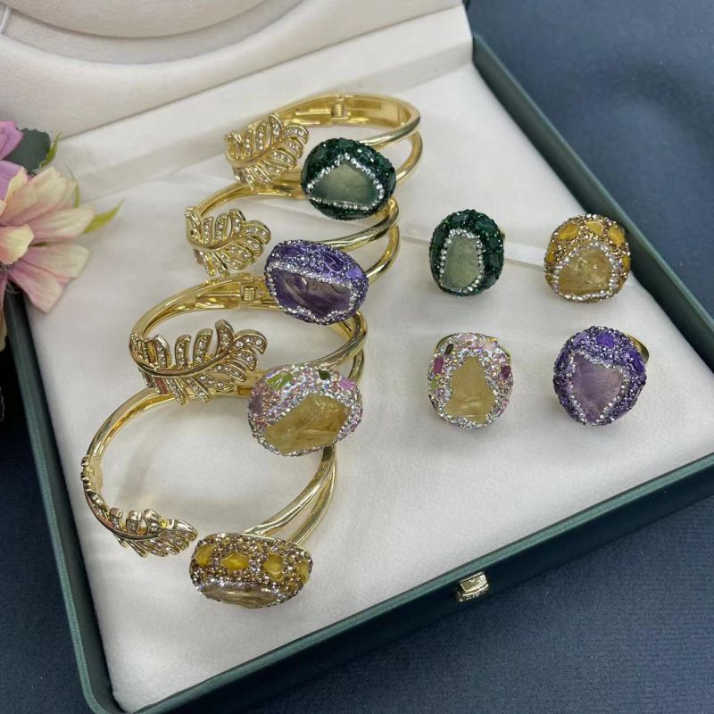Conjunto De Anillos Y Pulsera De Cristal Irregular