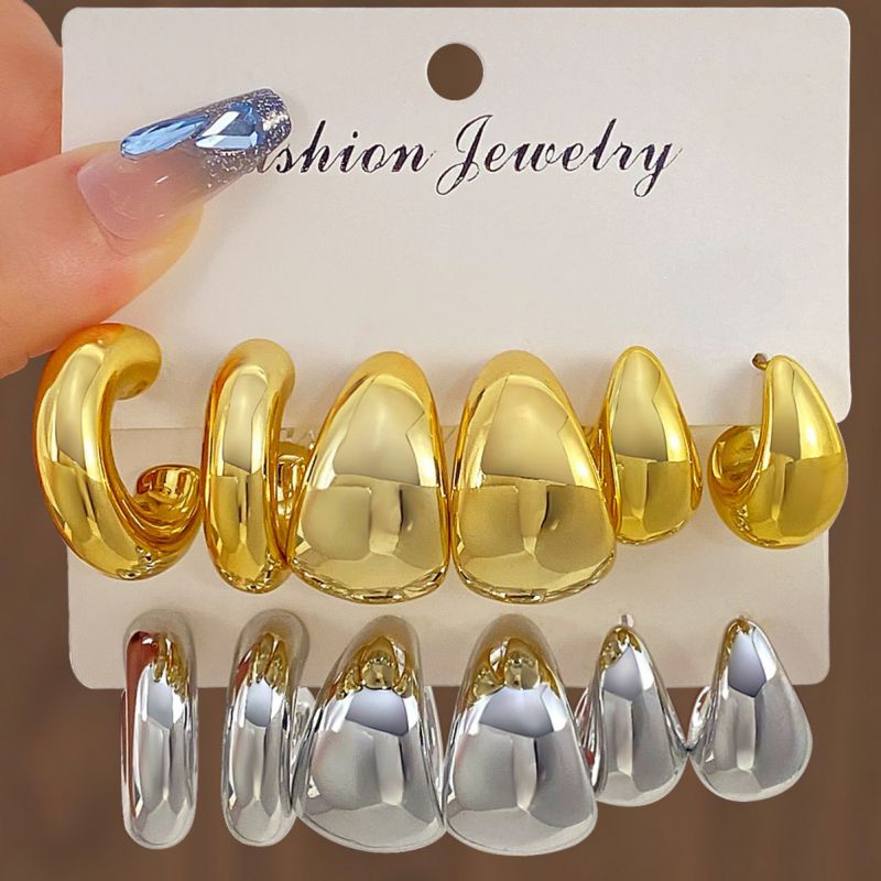 Gold Alloy Teardrop-shaped Round Earrings Set