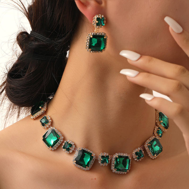 Conjunto De Collar Y Pendientes Cuadrados De Metal Y Diamantes