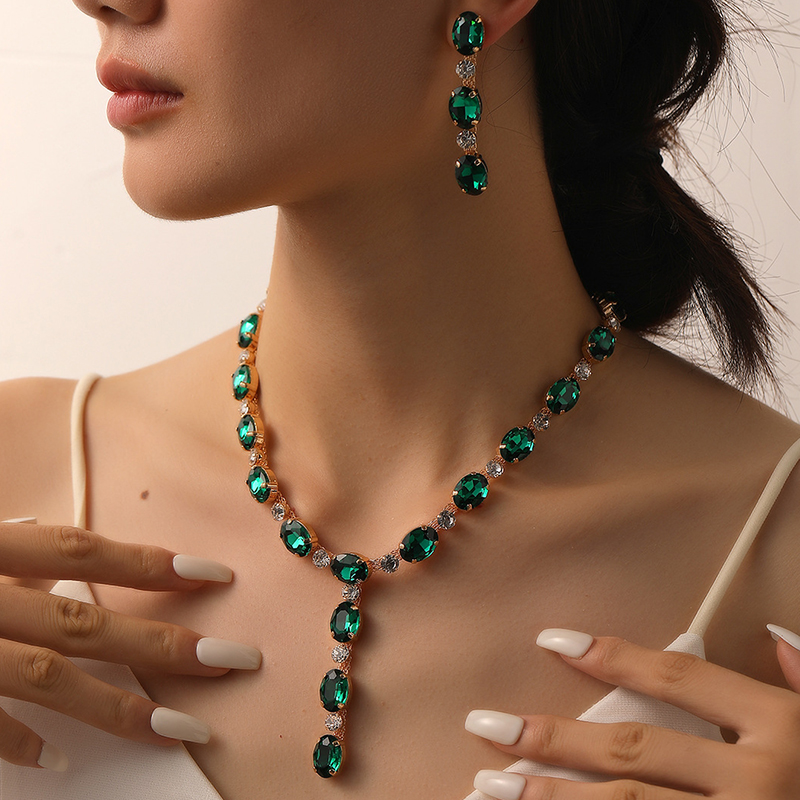 Conjunto De Collar Y Pendientes De Metal Ovalado Con Diamantes