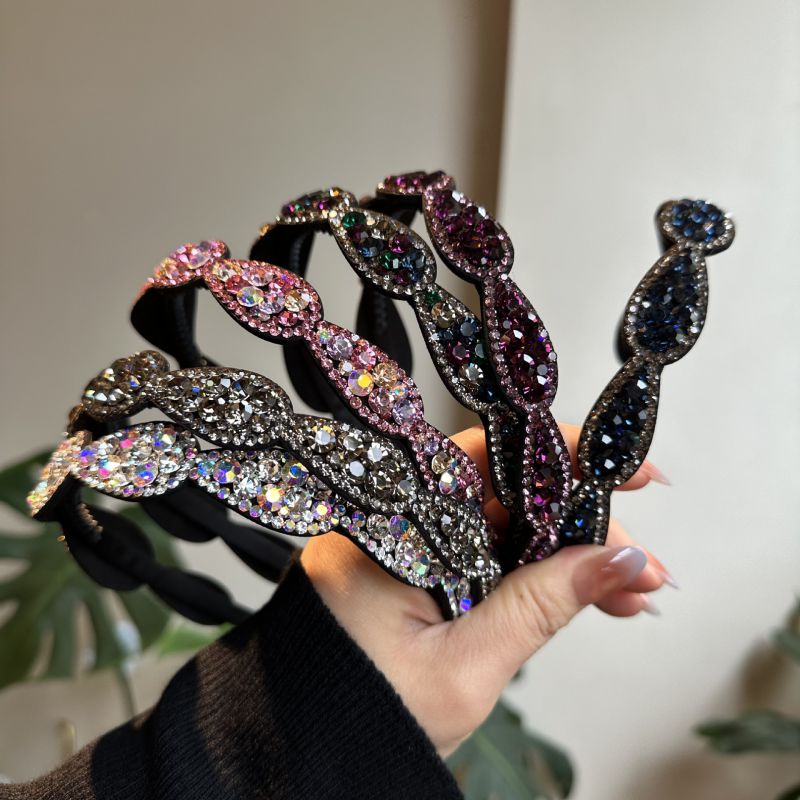 Grey Geometric Diamond Leaf Thin Edge Headband