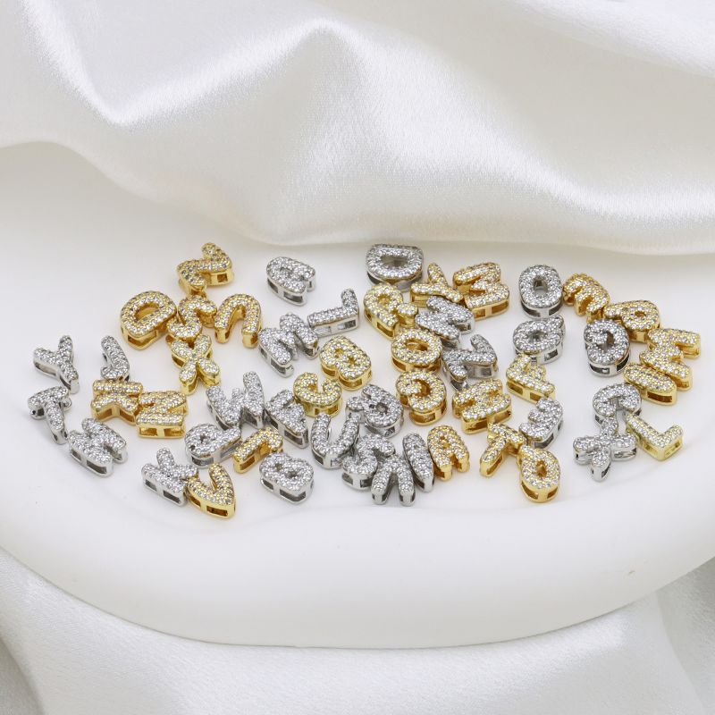 Colgante De 26 Letras De Cobre Bañado En Oro Y Diamantes (sin Cadena)