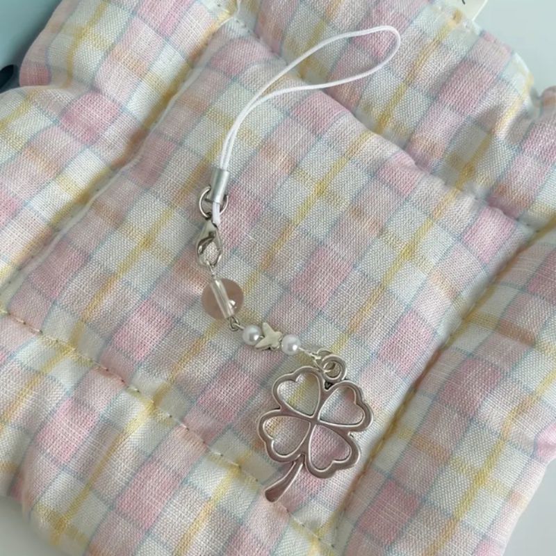 Clover Metal Hollow Clover Phone Chain
