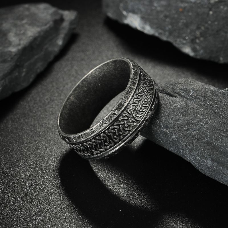 Anillo De Hombre Runa De Acero De Titanio