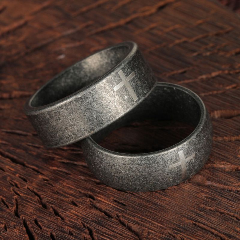 Anillo Redondo Para Hombre Con Estampado De Cruz De Acero Y Titanio