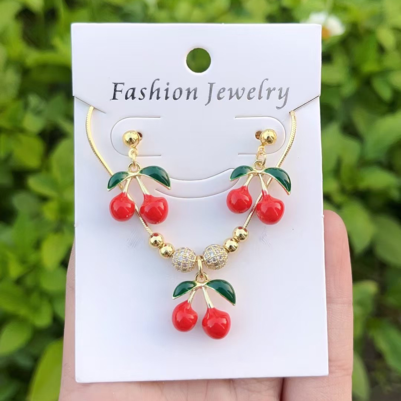 Conjunto De Collar Y Pendientes Con Cuentas De Cereza Y Circonitas Engastadas En Cobre (4 Mm)
