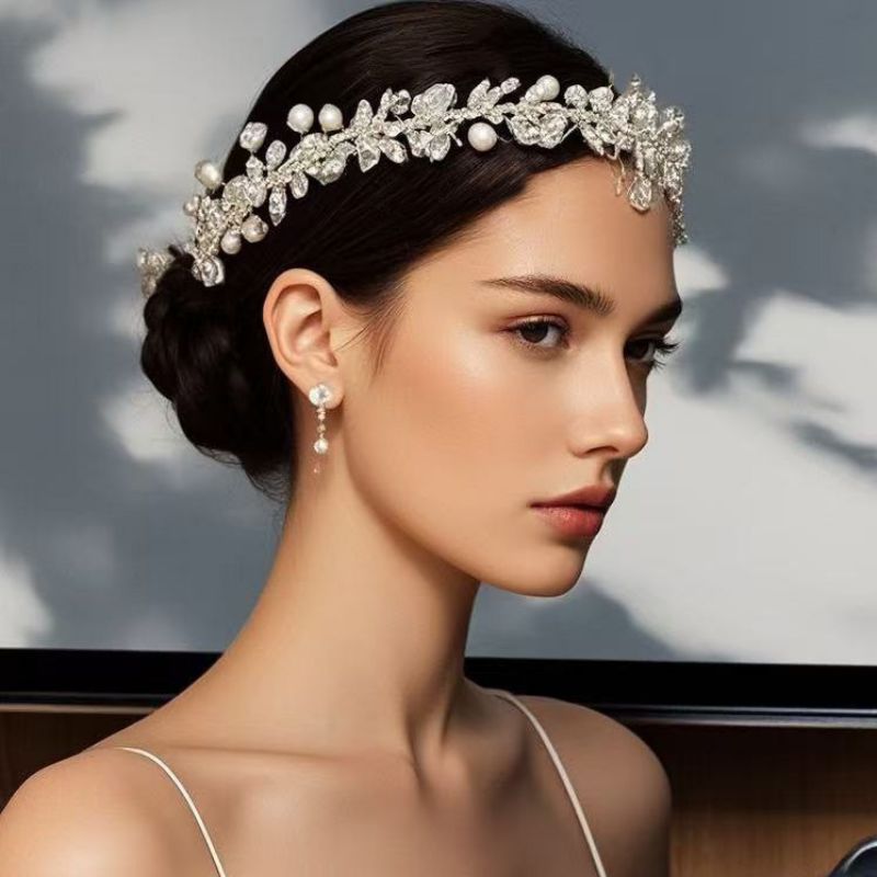 Diadema Con Borde Fino Trenzado De Cristales