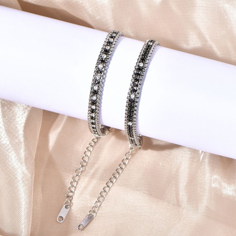 Black 1 Metal Claw Chain Bracelet With Diamonds