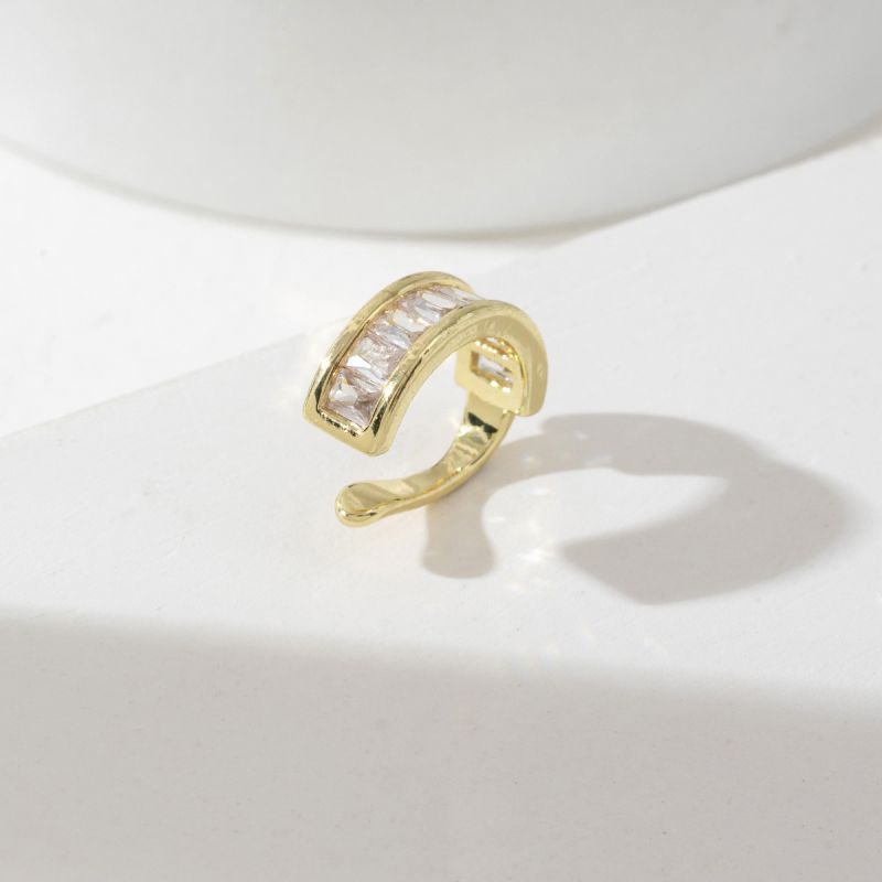 Pendientes Geométricos De Metal Con Diamantes