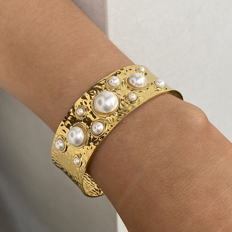 Pulsera Abierta De Cuentas De Concha Martilladas De Acero Inoxidable