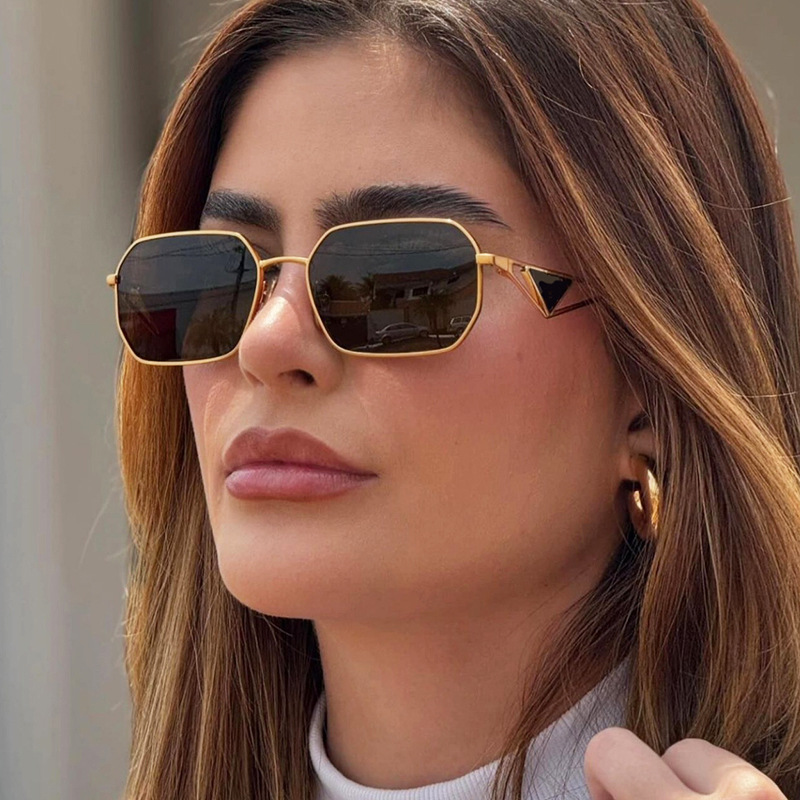 Gold Frame Gray Film Ac Square Sunglasses