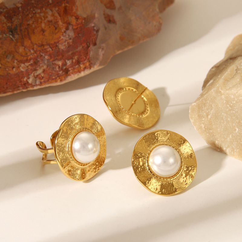 Conjunto De Pendientes Y Anillo De Perlas Redondas De Metal