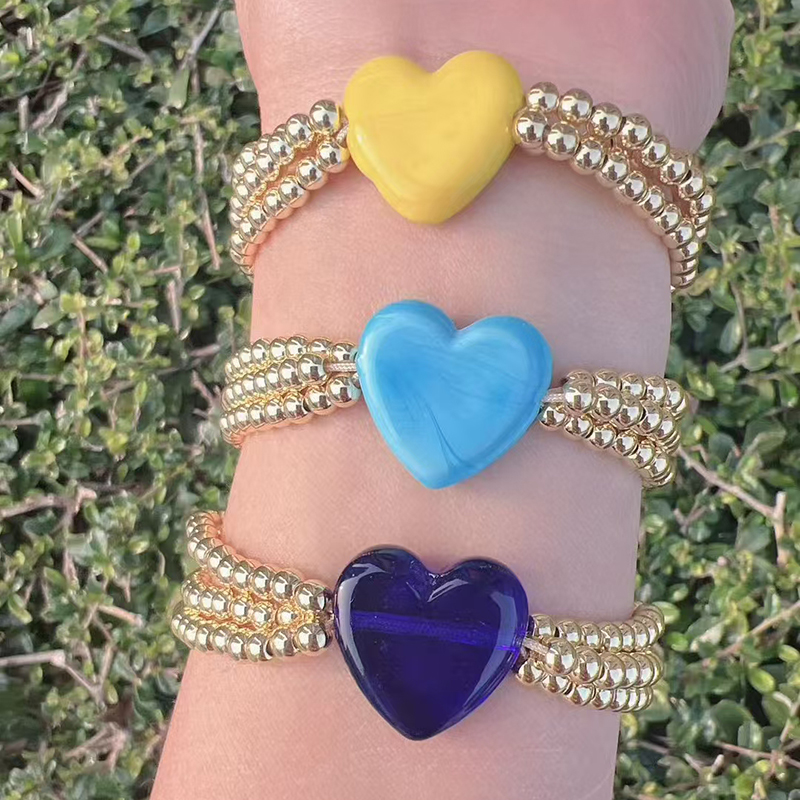 Pulsera De Corazón Con Cuentas De Cobre Bañadas En Oro