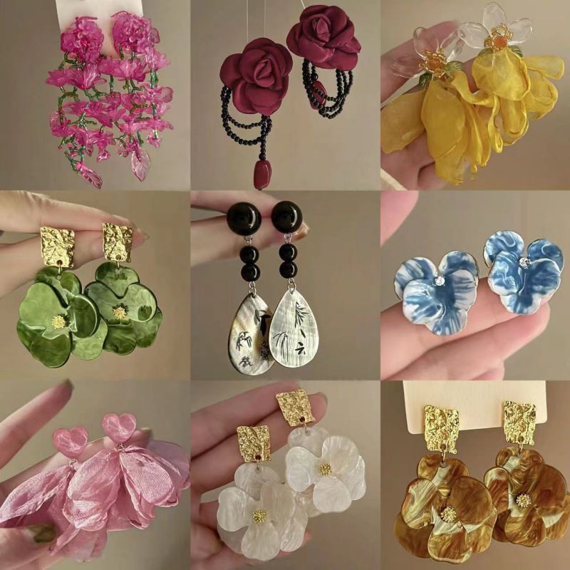 1# White Flowers. Geometric Irregular Flower Heart Bow Shell Earrings