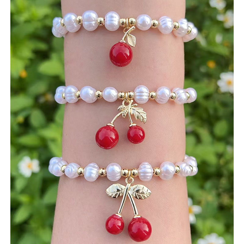 Pulsera De Cerezas Con Cuentas De Perla Dorada Y Bañada En Cobre