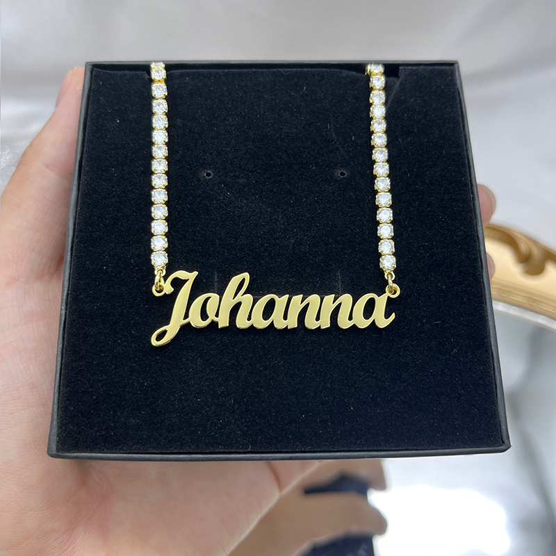 Collar de letras de diamantes de acero inoxidable personalizado [15 días (dentro de 10 letras)]