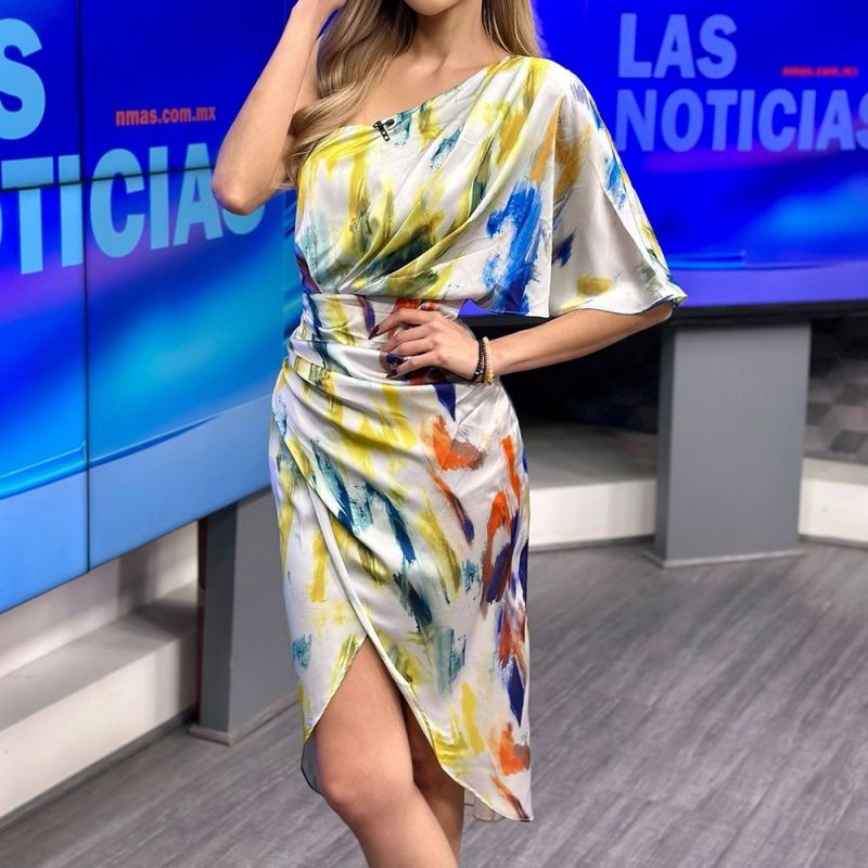 Falda Hasta La Rodilla Con Hombros Descubiertos Y Estampado De Poliéster
