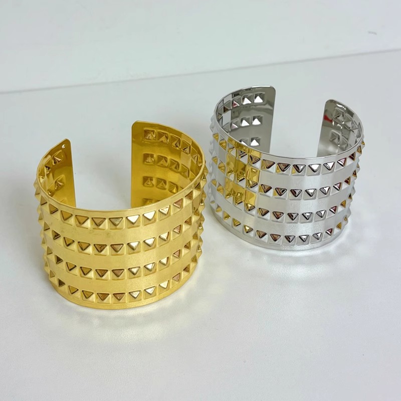 Pulsera Con Remaches De Metal