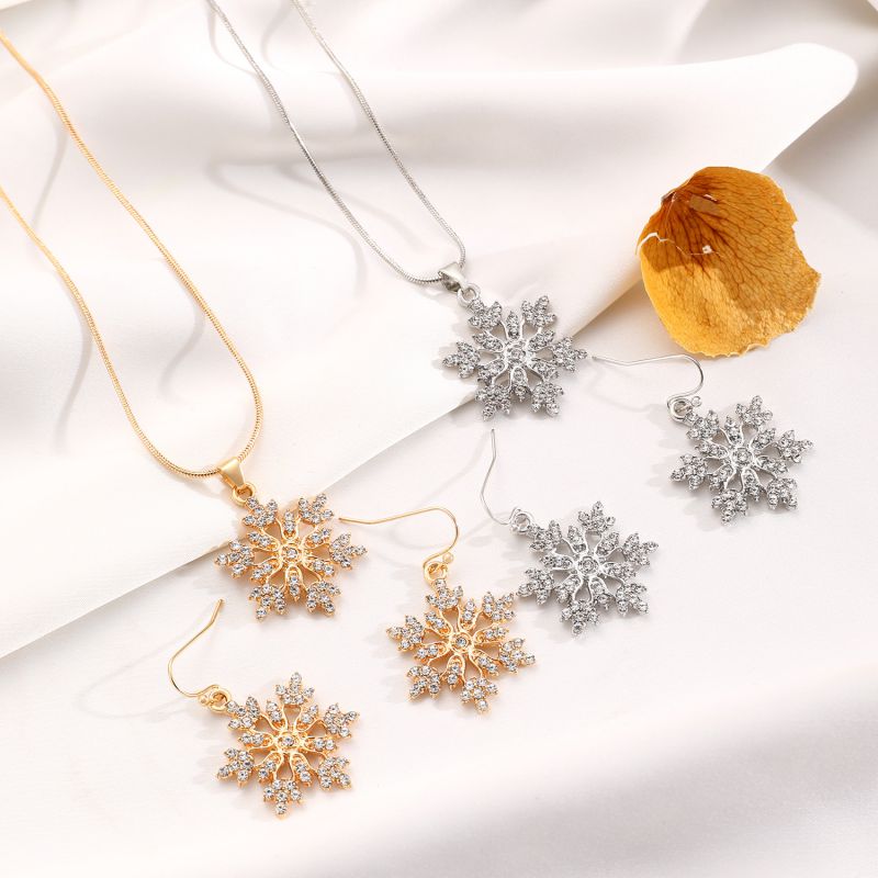 Conjunto De Collar Y Pendientes Con Copos De Nieve De Cobre Y Diamantes