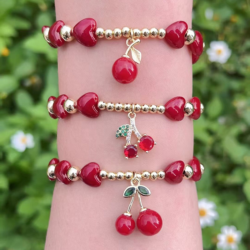 Pulsera De Cerezas Con Cuentas De Corazón De Cobre Bañadas En Oro