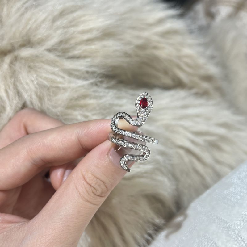 Anillo De Serpiente De Cobre Y Diamantes