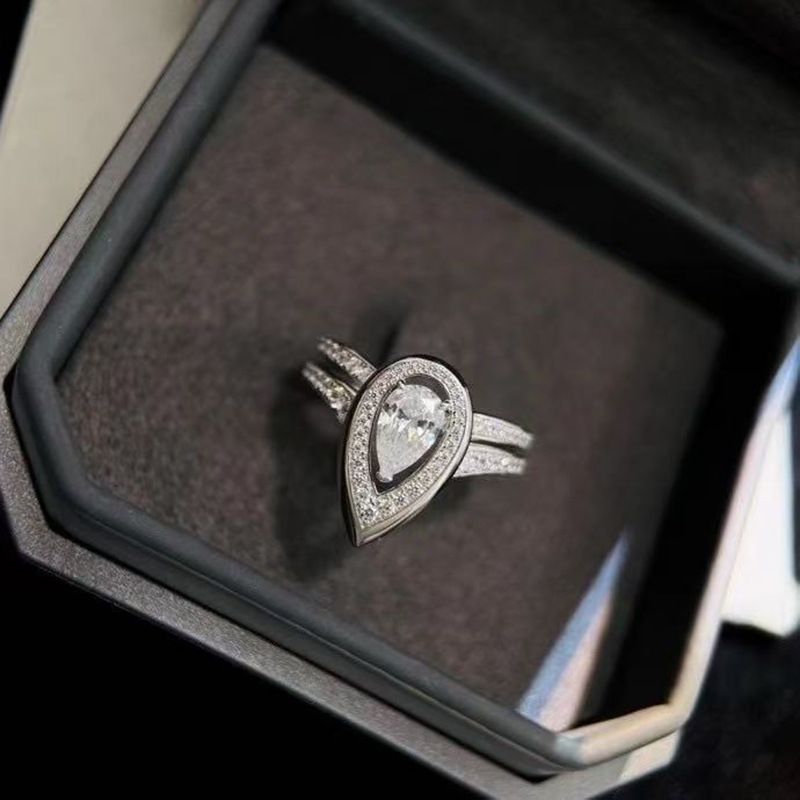 Anillo De Lágrima De Cobre Y Diamantes
