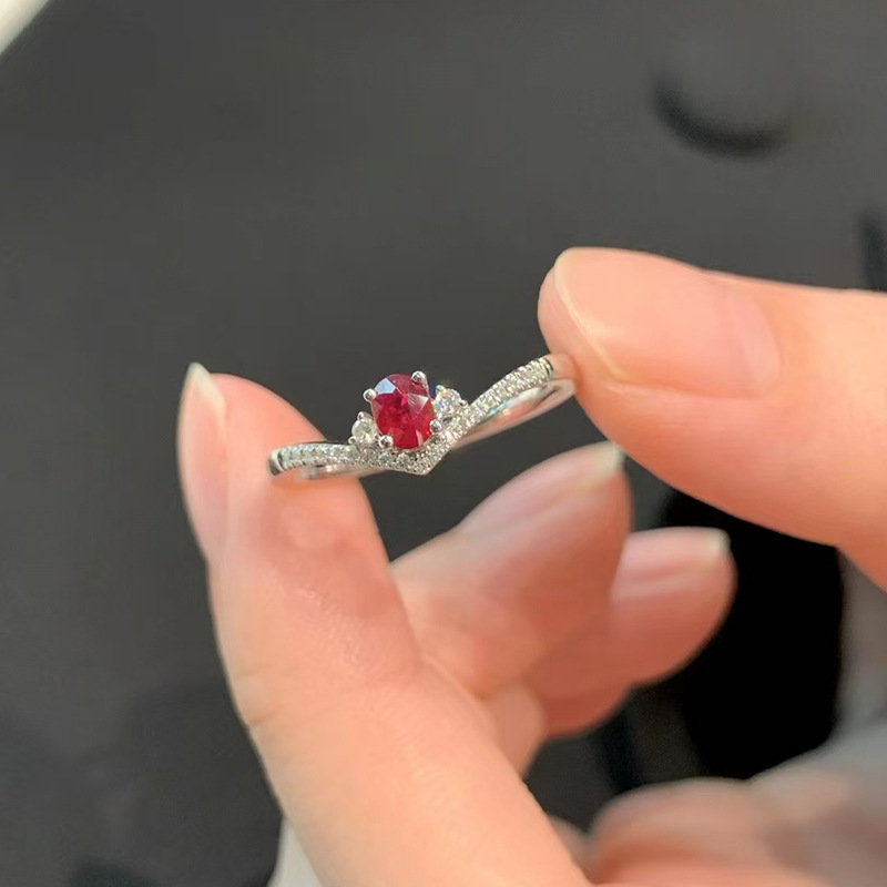 Anillo Ovalado De Cobre Con Diamantes