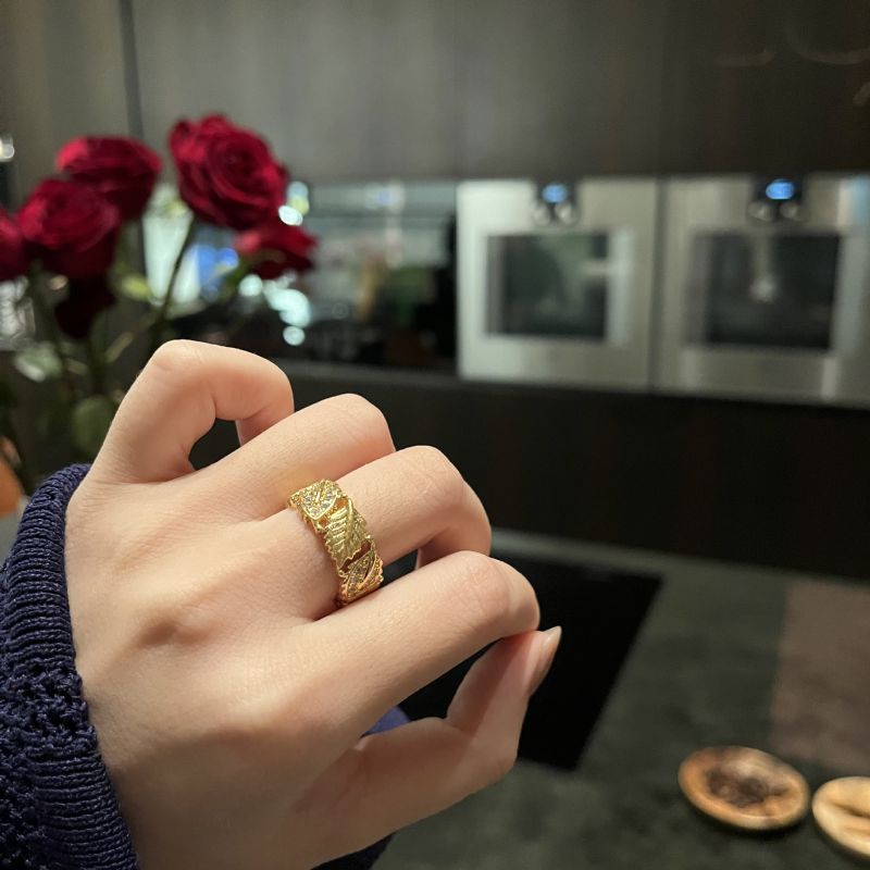 Anillo Redondo De Cobre Y Diamantes
