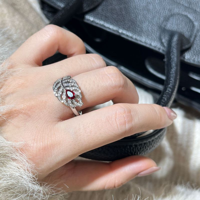 Anillo De Hoja De Cobre Con Diamantes