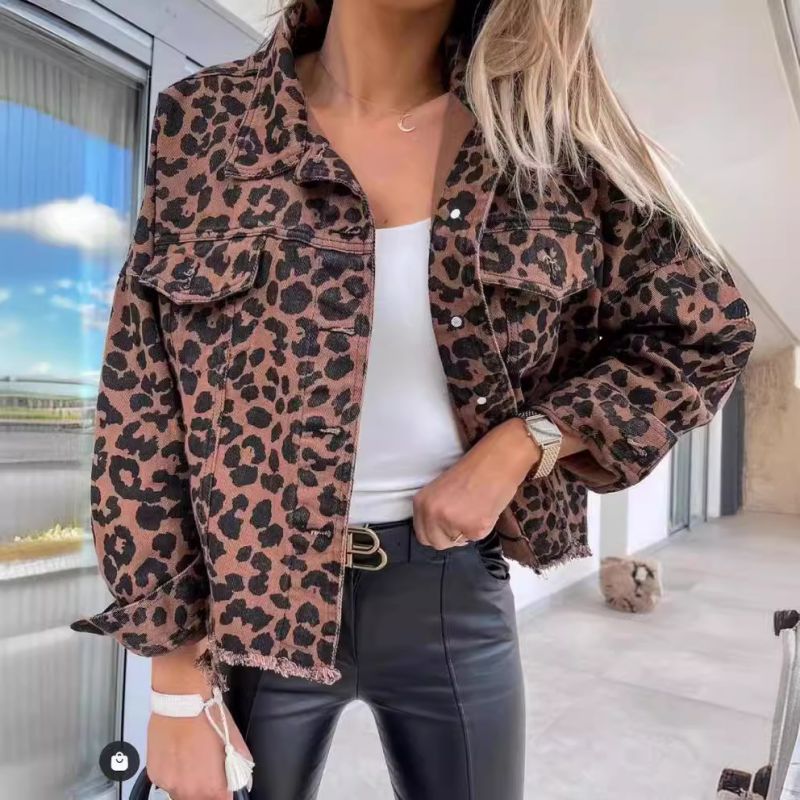 Chaqueta De Poliéster Con Solapa Y Estampado De Leopardo