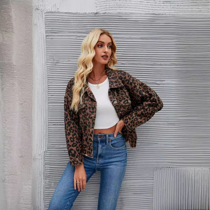 Chaqueta De Poliéster Con Solapa Y Estampado De Leopardo