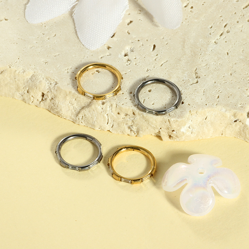 Anillo De Nariz Perforante Redondo Con Diamantes De Acero Y Titanio