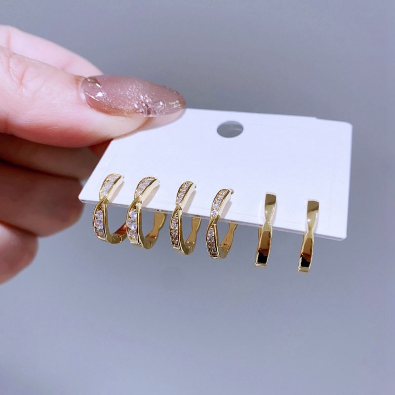 Gold Gold-plated Copper And Diamond Round Earrings Set