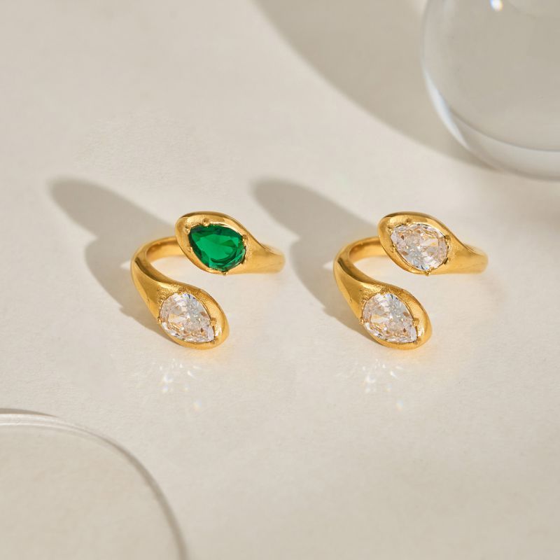 Anillo De Serpiente De Diamantes De Acero Y Titanio