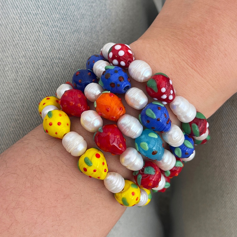 Color Oil Drop Strawberry Freshwater Pearl Ot Buckle Bracelet