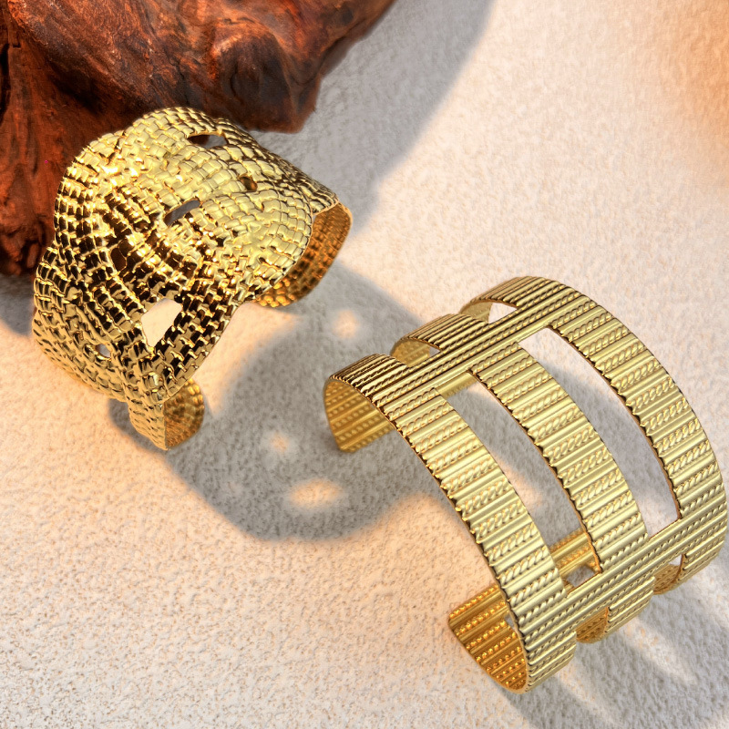 Gold Stainless Steel Hollow Round Bracelet