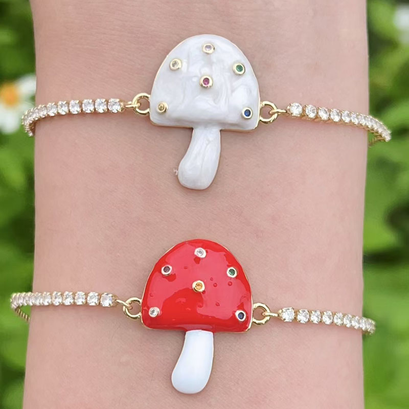 Pulsera De Cobre Bañada En Oro Con Forma De Hongo Y Diamantes