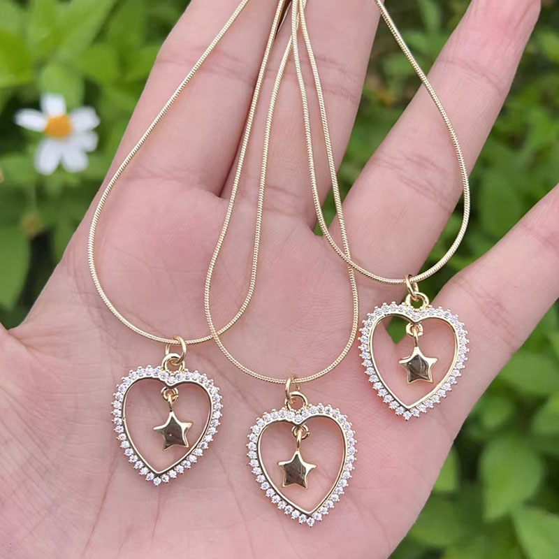 Collar Con Estrella De Cinco Puntas Y Corazón De Diamantes Bañado En Oro Y Cobre